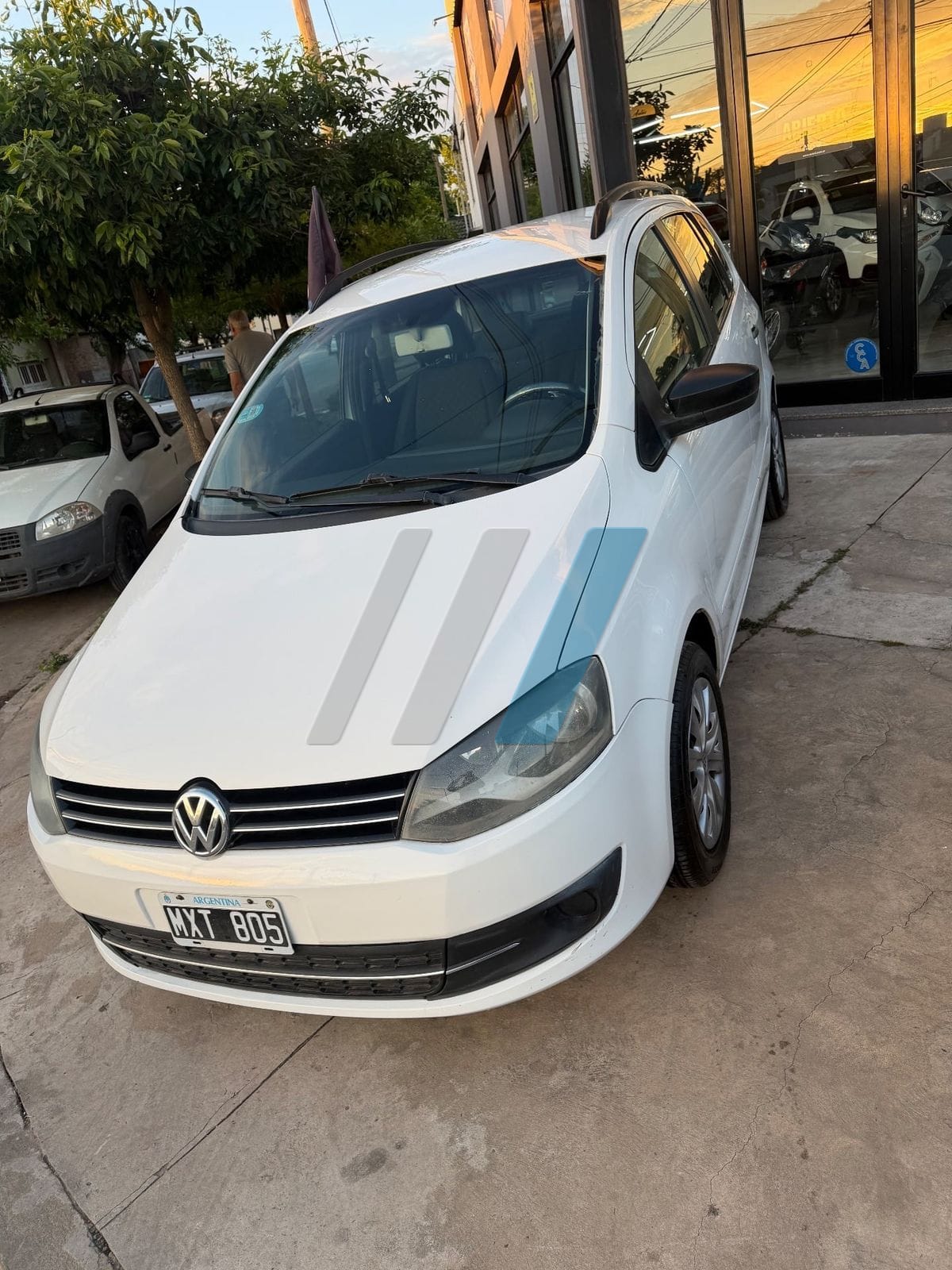 VOLKSWAGEN SURAN CONFORTLINE 1.6 C/GNC (2013)